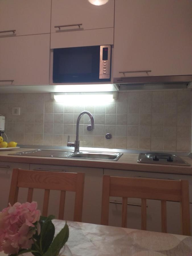 Apartments Lena ซูโกชัน ภายนอก รูปภาพ