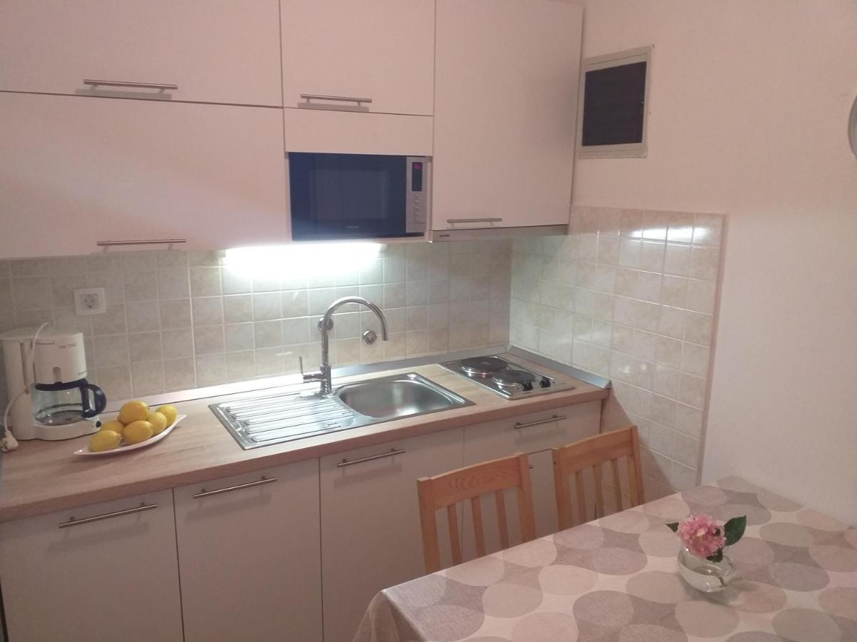 Apartments Lena ซูโกชัน ภายนอก รูปภาพ