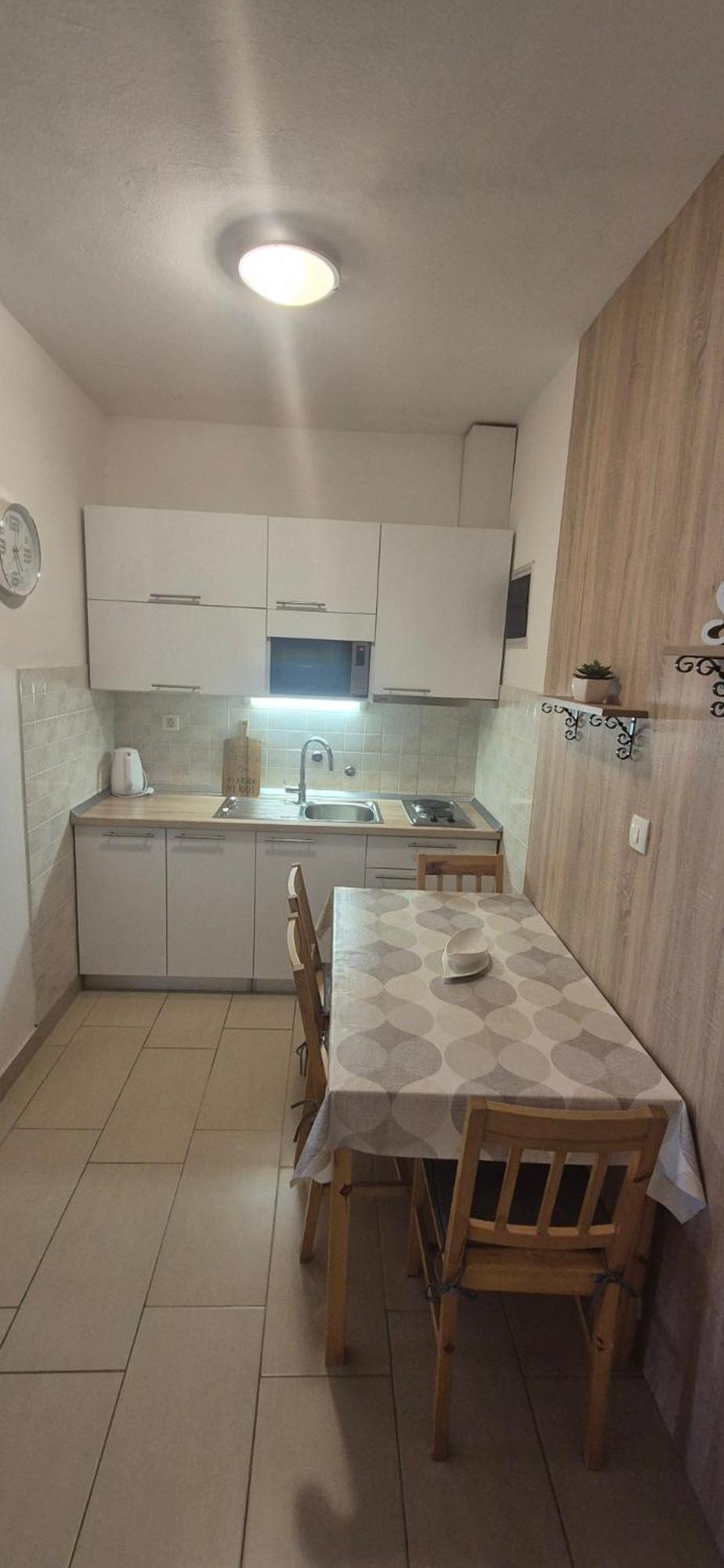 Apartments Lena ซูโกชัน ภายนอก รูปภาพ
