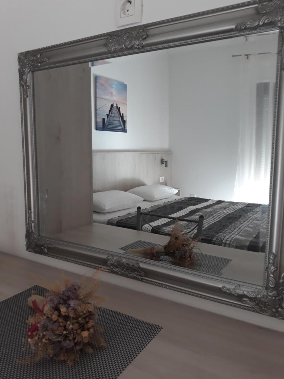 Apartments Lena ซูโกชัน ภายนอก รูปภาพ